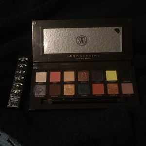 Bundle ABH Prism and Jeffree Star Lipstick